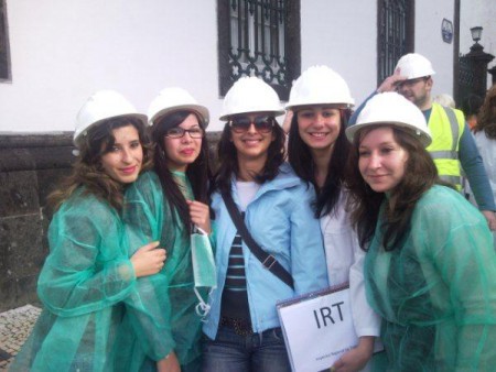 Da esquerda para a direita, Rafaela, Josefa, Formadora Catarina Rita, Sara, Vanessa e atrás, Pedro.