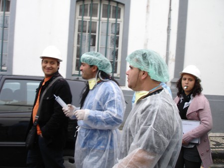 Da esquerda para a direita, Formador João Marques, mais dois alunos da Turma Reactivar, atrás Nélia.