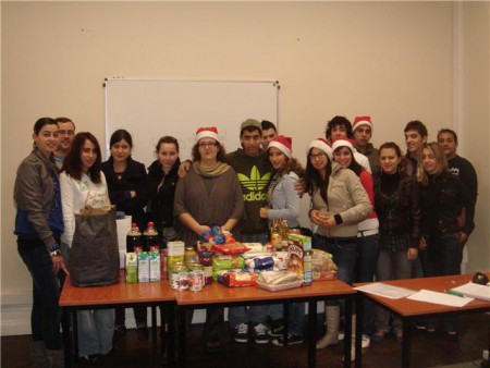 Entrega de Cabazes, Natal de 2009, pela Turma de THSTA e Formadores.